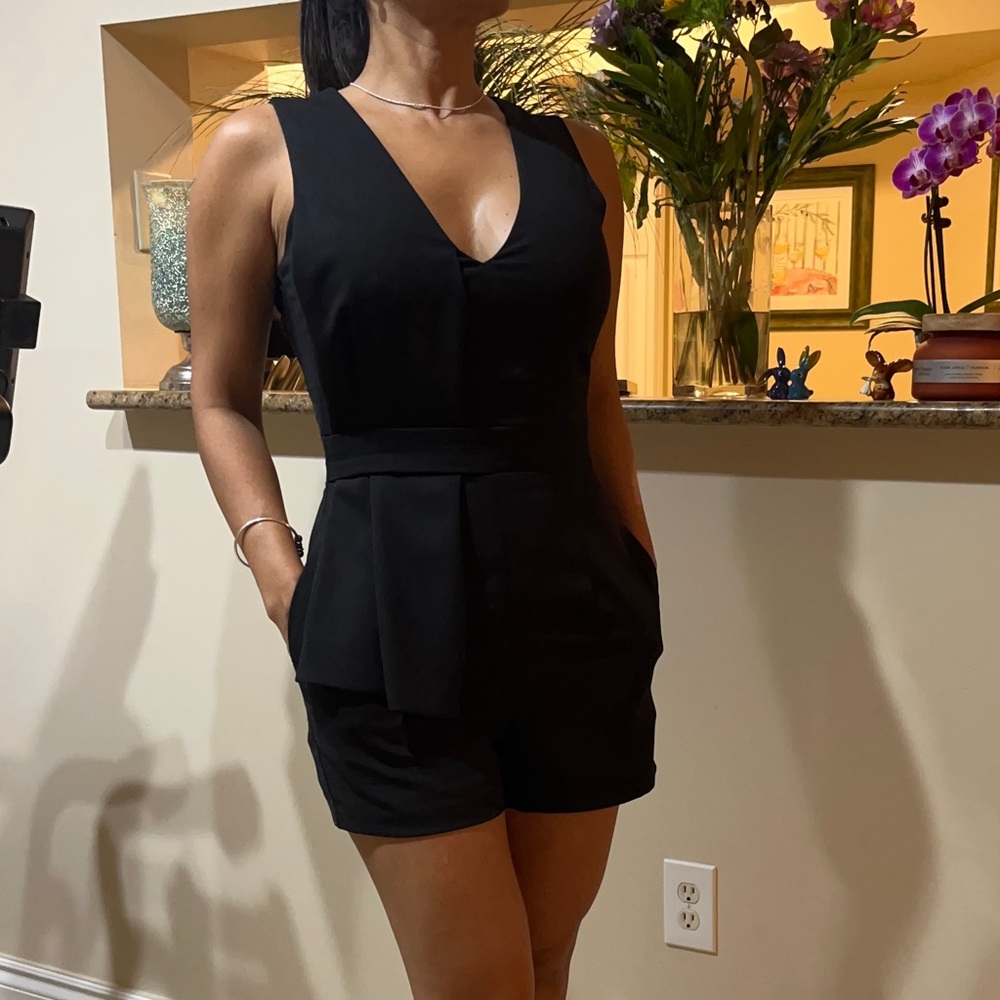 Black romper Gianni Bini Small